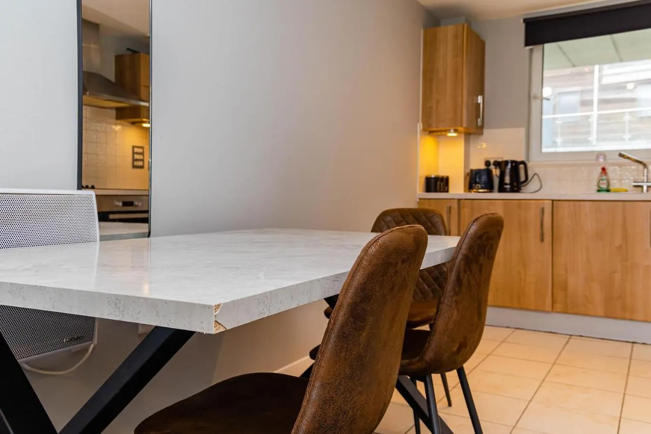 Apartamento Moments Away From Brighton Station Sleep 6